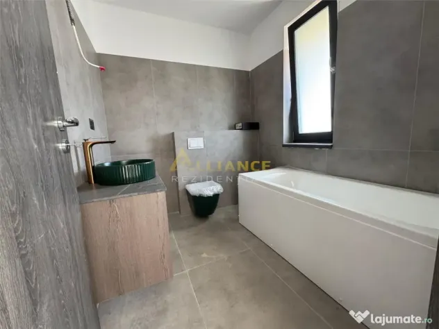 {Primarie} Vila 3 camere - 3 bai | Teren 210 mp