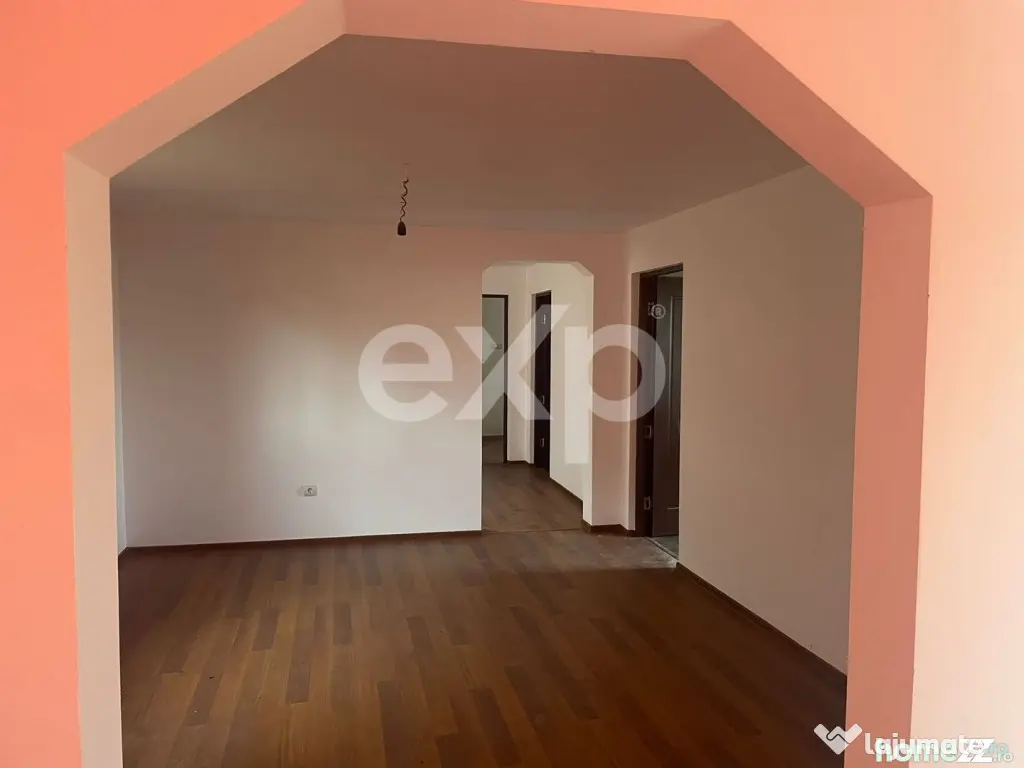 Casă / Vilă cu 6 camere de vânzare Leontinesti - Bacau