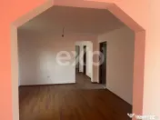 Casă / Vilă cu 6 camere de vânzare Leontinesti - Bacau