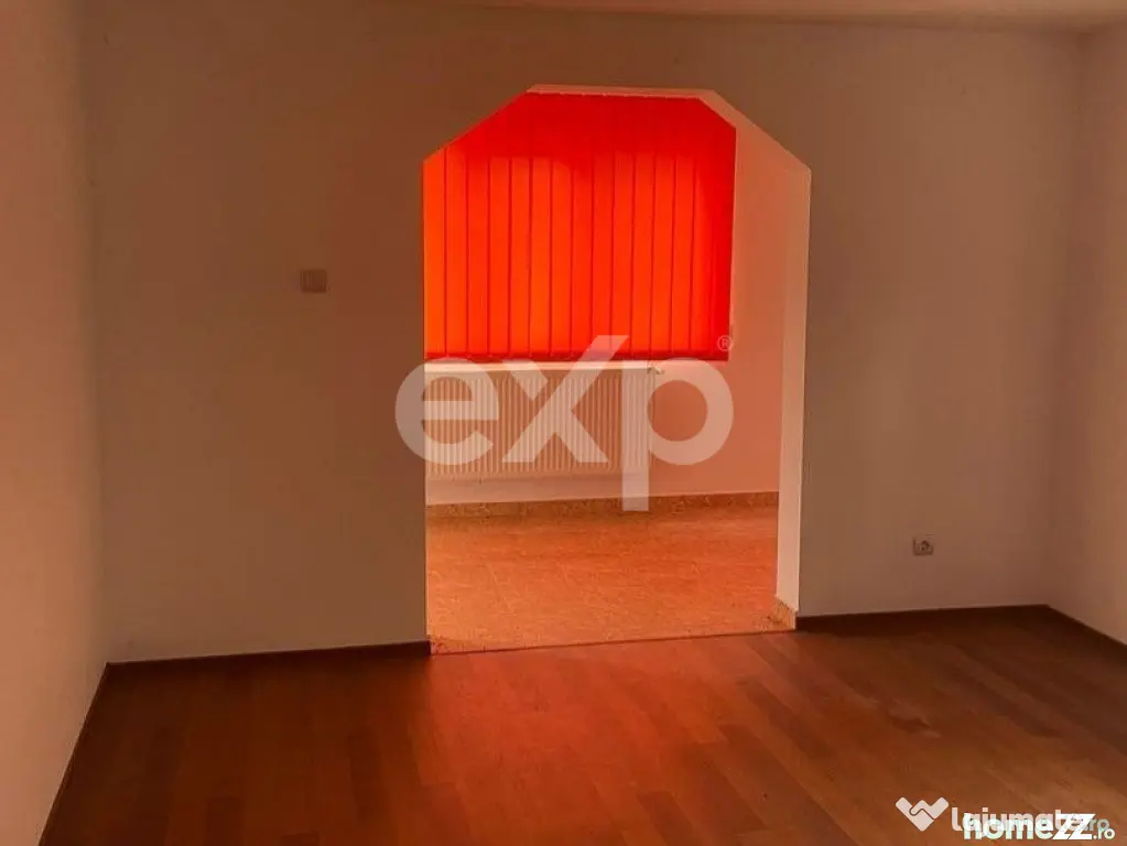 Casă / Vilă cu 6 camere de vânzare Leontinesti - Bacau