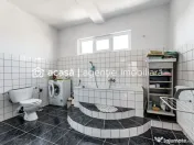 Apartament spatios cu potential enorm in Gradiste Comisio... 