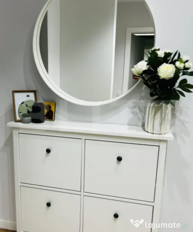 Apartament 3 camere, LUX, intermediar, garaj, CF iesit, zona