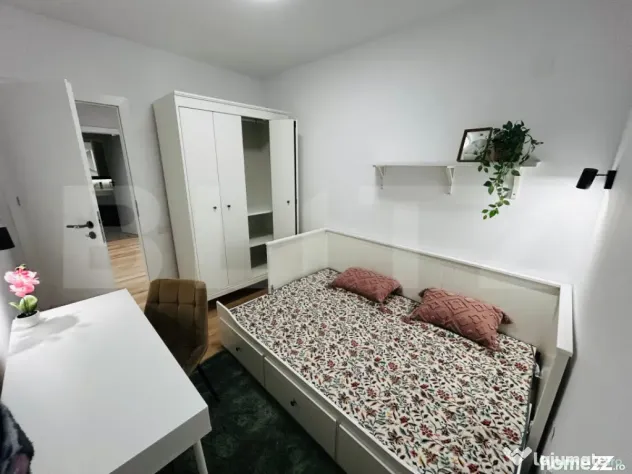 Apartament 3 camere, LUX, intermediar, garaj, CF iesit, zona - Floresti (Cluj)