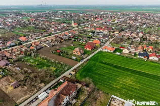 PRET NOU! Casă 6 camere - la roșu - Zimandcuz, Arad –...
