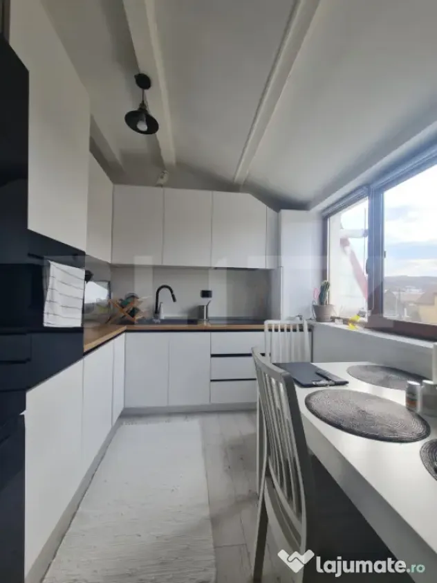 Apartament modern, boxa si parcare incluse in pret, zona Dum