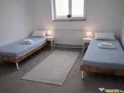 Hala industriala versatila,spatii cazare, platforma betonata 