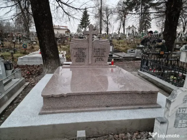 Monumente funerare si rastigniri