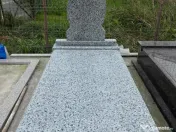 Monumente funerare si rastigniri