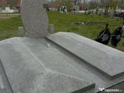 Monumente funerare si rastigniri