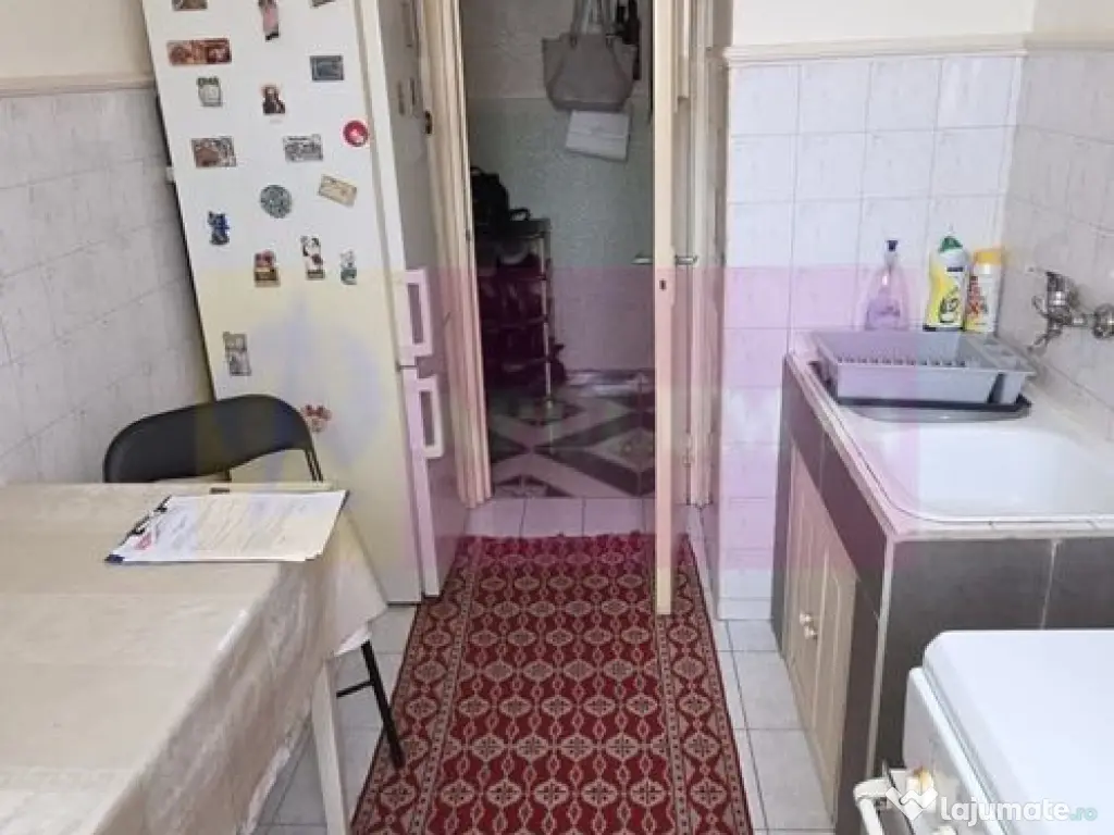 Apartament 2 camere de vanzare in Campina