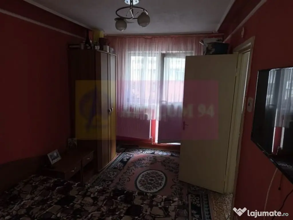 Apartament 2 camere de vanzare in Campina