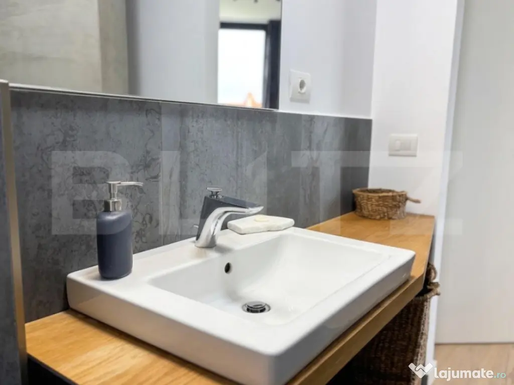 Apartament 3 camere, 71 mp, zona Take Ionescu