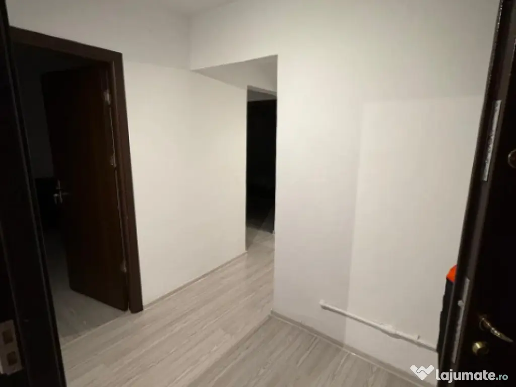 Apartament decomandat, 3 camere, 63.04 mp, 1 Mai - zona Pele