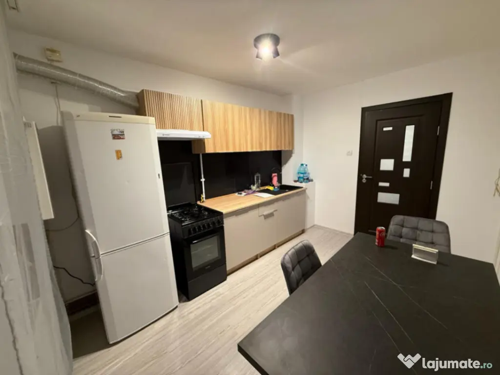 Apartament decomandat, 3 camere, 63.04 mp, 1 Mai - zona Pele
