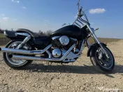 Motocicleta Suzuki VZ 1600 Marauder