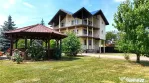 VILĂ CU IAZ ȘI 2.418 MP TEREN | GHIMBAV – LIVADA | CO...