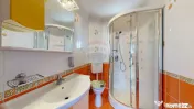 VILĂ CU IAZ ȘI 2.418 MP TEREN | GHIMBAV – LIVADA | CO... 