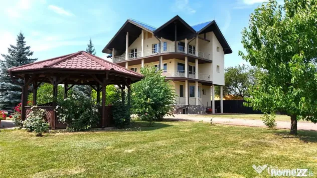 VILĂ CU IAZ ȘI 2.418 MP TEREN | GHIMBAV – LIVADA | CO... - Ghimbav (Brasov)