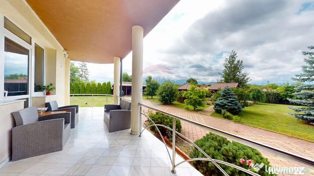 VILĂ CU IAZ ȘI 2.418 MP TEREN | GHIMBAV – LIVADA | CO... - Ghimbav (Brasov)
