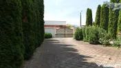 VILĂ CU IAZ ȘI 2.418 MP TEREN | GHIMBAV – LIVADA | CO... 