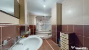 VILĂ CU IAZ ȘI 2.418 MP TEREN | GHIMBAV – LIVADA | CO...