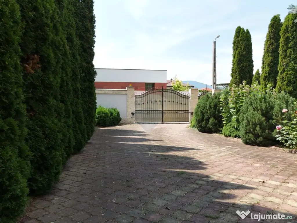 Vilă premium | 7 camere | Teren 2418 mp | Ghimbav Livada