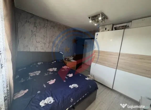 Apartament 3 camere decomandat Craiovita Noua-Scoala nr. 33