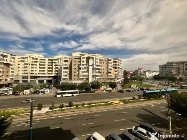 Apartament modern cu 3 camere, 85 mp, centrala si AC, zona C