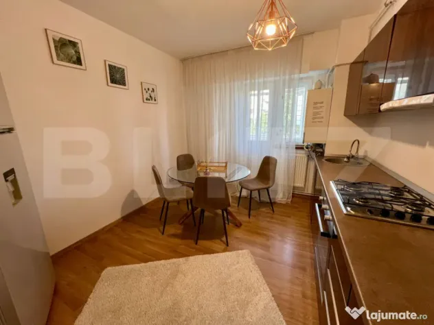 Apartament modern cu 3 camere, 85 mp, centrala si AC, zona C