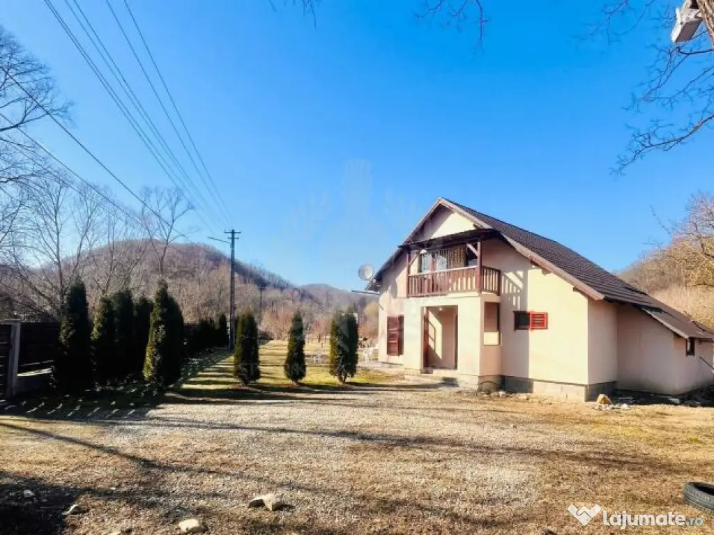 CASA DE VACANTA//ZONA BREAZA//OCINA DE JOS