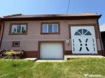 Casă de vânzare, 4 camere, Moldovița