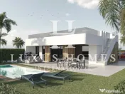 Vilă spațioasă cu terasă pe acoperiș și piscină privată  pe un teren de golf 