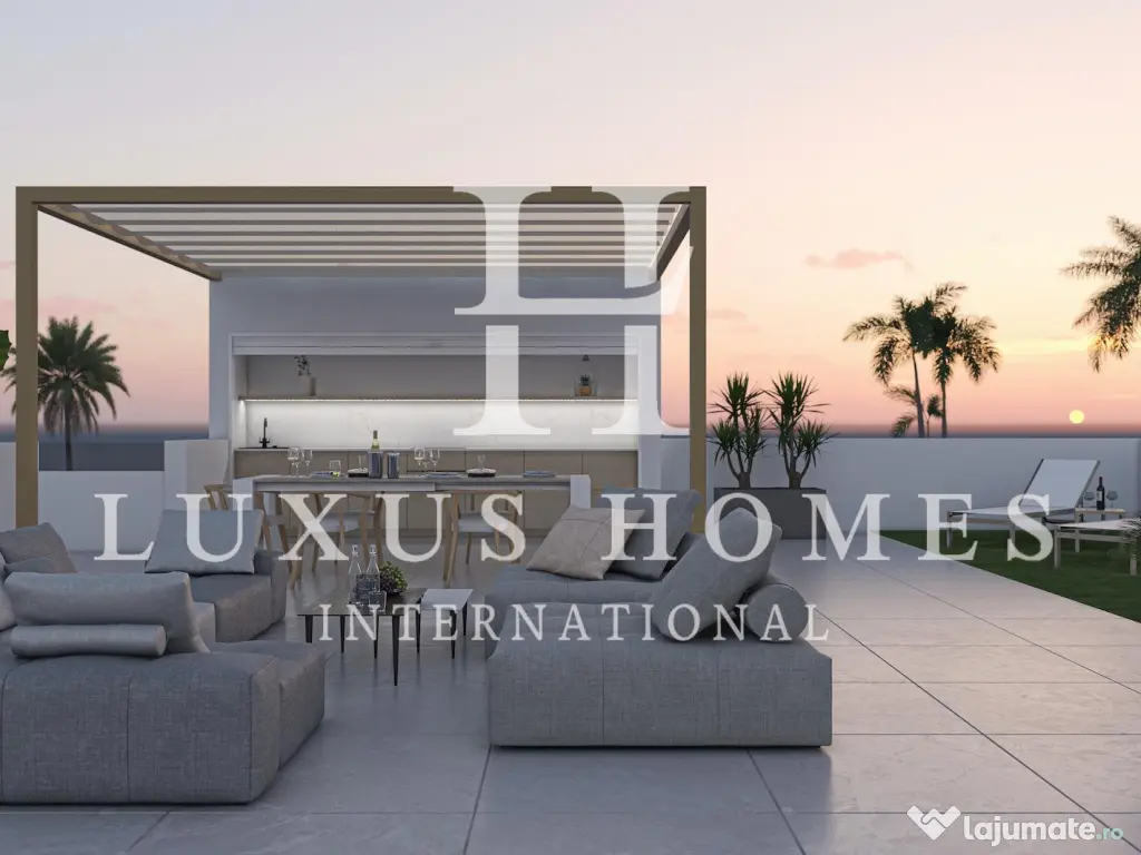 Vilă spațioasă cu terasă pe acoperiș și piscină privată pe un teren de golf