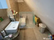 Casa 10 camere, 5 bai, 380 mp teren - zona Astra 