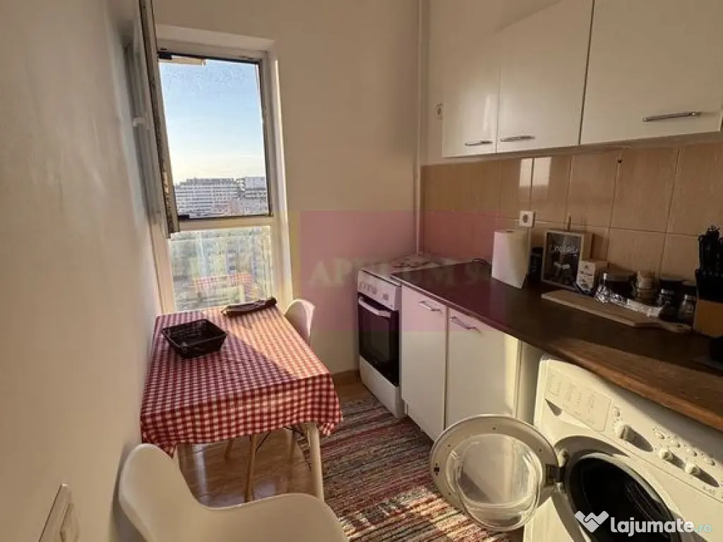 Garsonieră cu balcon Complexul Rasarit de Soare, Titan