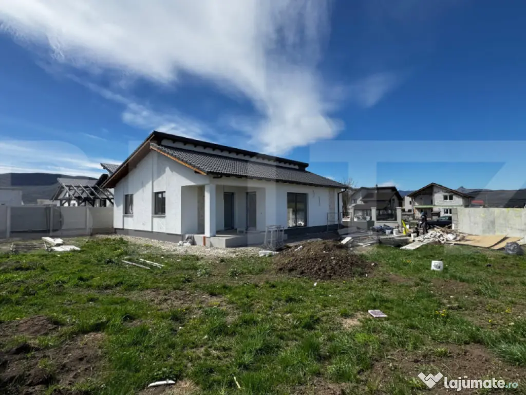 Casă pe un singur nivel, 4 camere, teren 612 mp, finisată