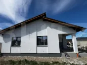 Casă pe un singur nivel, 4 camere, teren 612 mp, finisată 