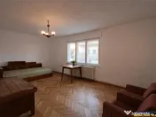 Nivel in vila, 4 camere, cu garaj, curte proprie, Central, 