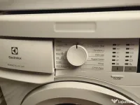 Mașina de spălat rufe Electrolux
