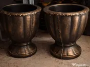 Vănd diverse decorațiuni de grădină la cele mai bune preturi.