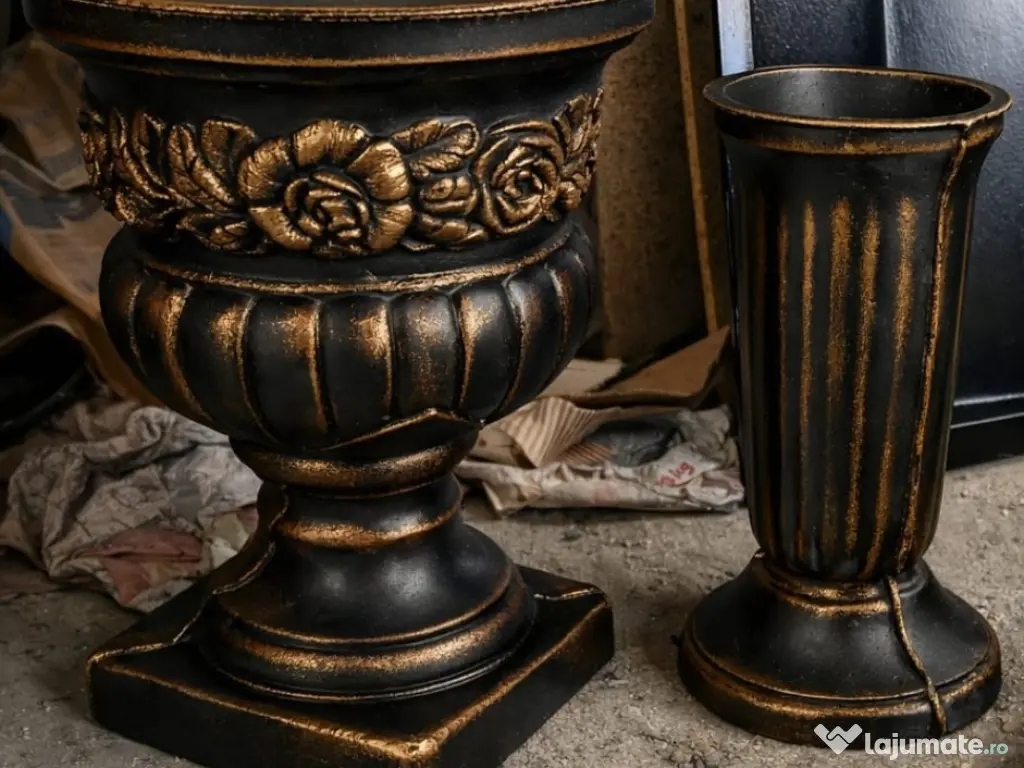 Vănd diverse decorațiuni de grădină la cele mai bune preturi.