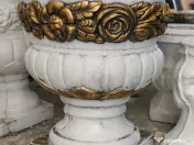 Vănd diverse decorațiuni de grădină la cele mai bune preturi.