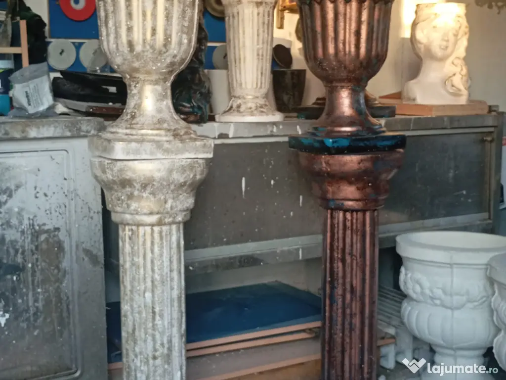 Vănd diverse decorațiuni de grădină la cele mai bune preturi.