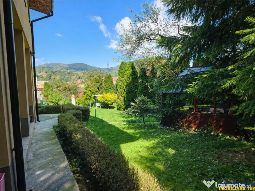 Tur LIVE!Casa cu arhitectura traditionala, curte spatioasa,f