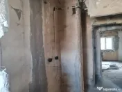 Vând apartament cu 4 camere 