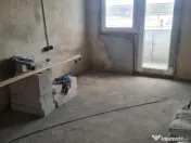 Vând apartament cu 4 camere 