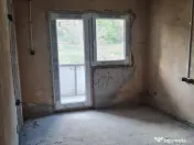 Vând apartament cu 4 camere 