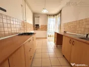 De | 3 camere decomandat, parcare si boxa 