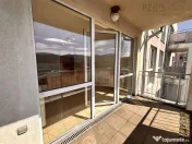 De | 3 camere decomandat, parcare si boxa 