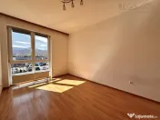 De | 3 camere decomandat, parcare si boxa 